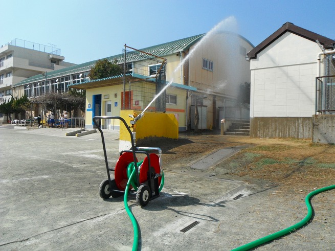 さいたま市立U小学校ライトレイン二輪散水車システム