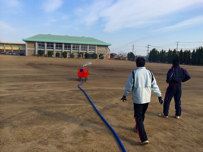 千葉県　山武市立R中学校　移動式スプリンクラー