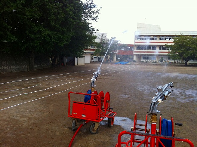 千葉県佐倉市D中学校　散水台車ヘッド交換