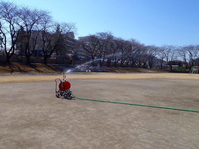 武蔵野女子学院移動式スプリンクラー